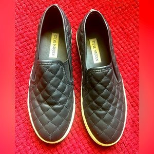 Steve Madden Ecentrcq black quilted shoes size 7
